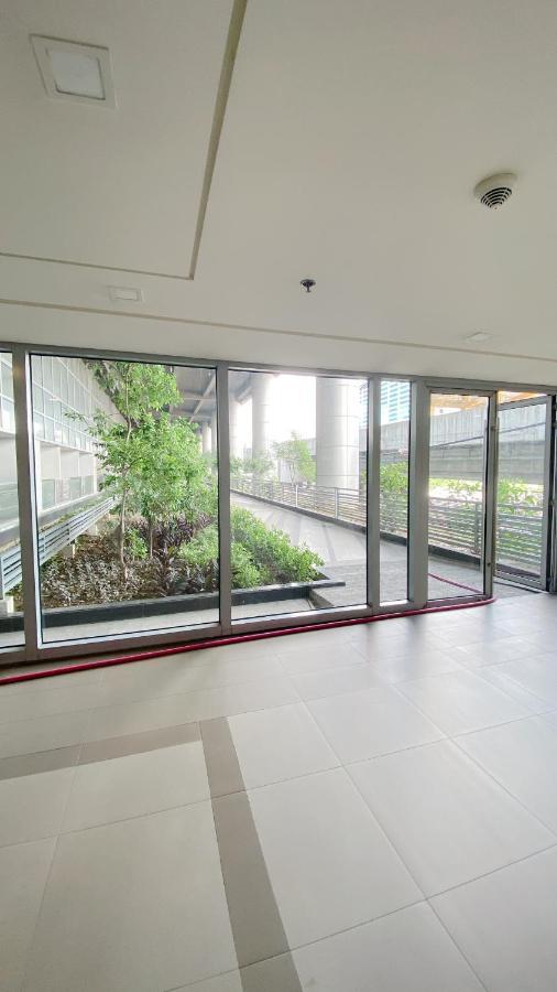 Cozy And Classy Studio Across Airport Terminal 3 帕赛 外观 照片